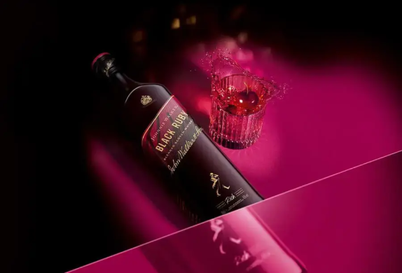 Johnnie Walker Black Ruby: Tuyệt tác whisky mang sự đột phá mới