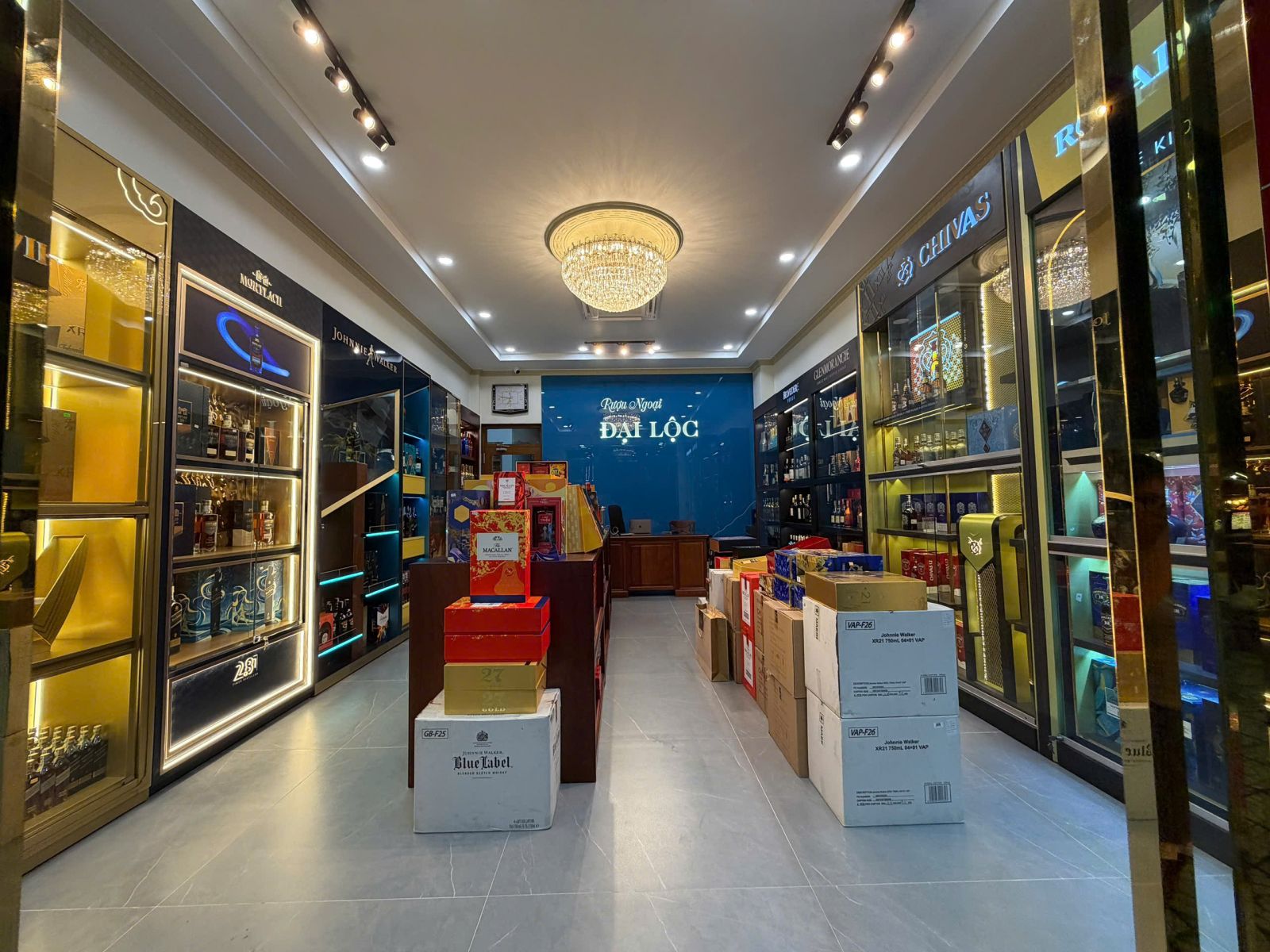 rượu ngoại Tân Phú