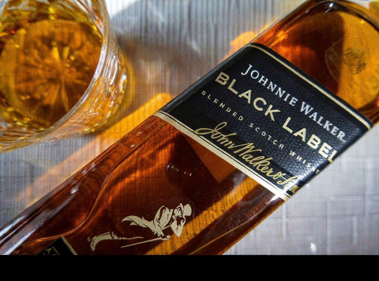 Johnnie Walker Black giá